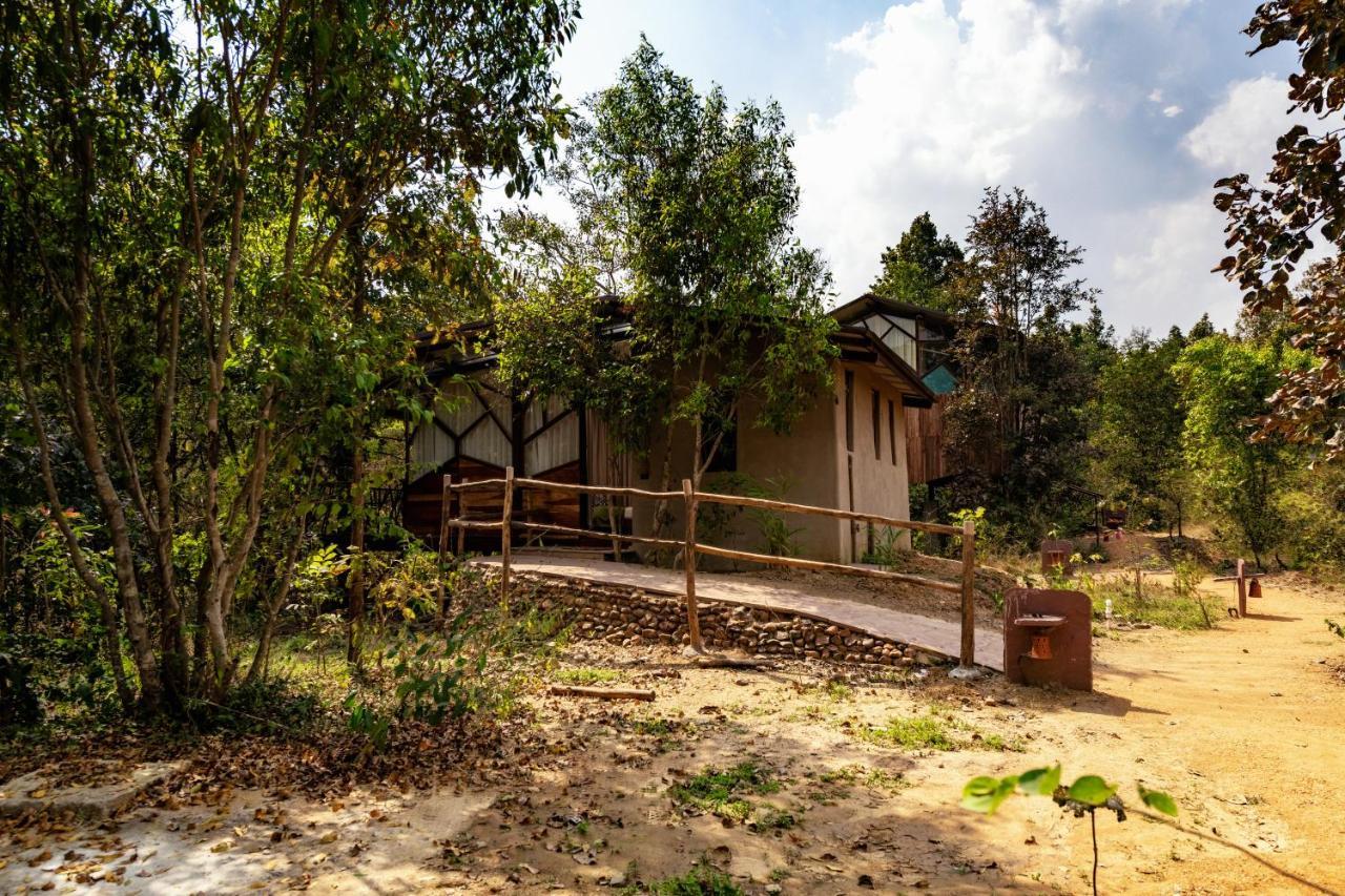 Kanha Jungle Camp Екстер'єр фото
