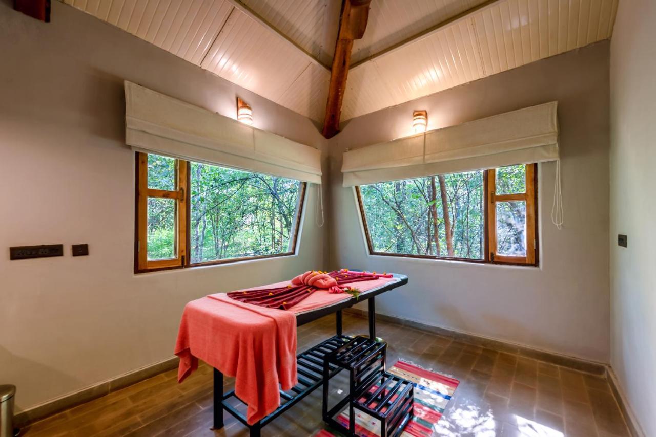 Kanha Jungle Camp Екстер'єр фото